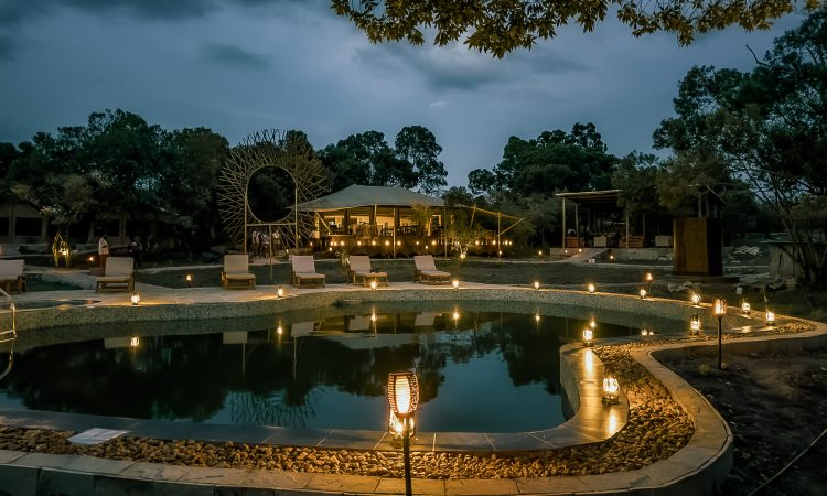 Stunning evening poolside bar views